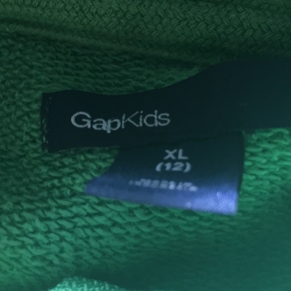 Gap kids green and black skull and crossbones - Picture 3 of 3